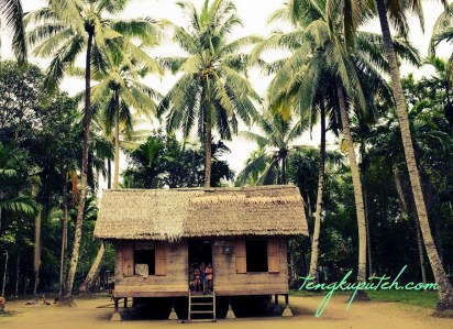 Kondisi keadaan desa Kabong, (Aceh Jaya) pada November 2004, sebulan sebelum tsunami Aceh.