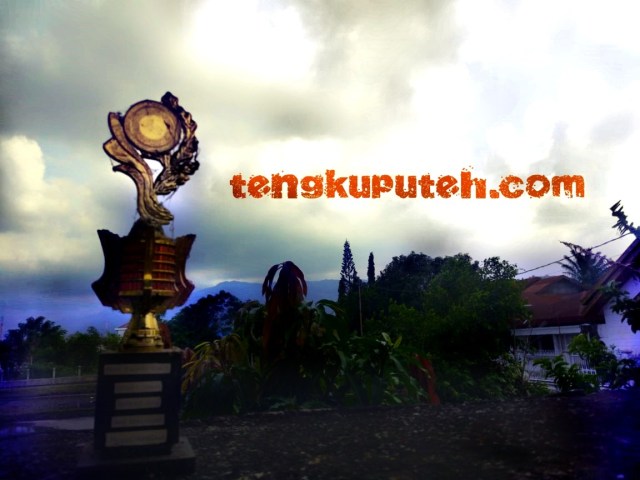 Foto Piala Lomba pidato tahun 1999