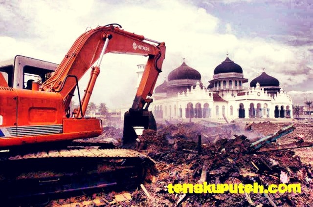 Pembersihan Masjid Raya Baiturrahman Banda Aceh setelah tsunami 2004