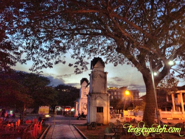 Senja kala di Blang Padang Banda Aceh
