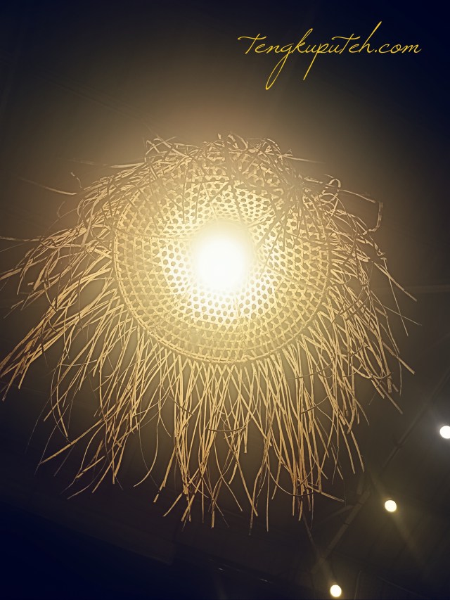 Siapkan pipi Tuan untuk ditampar kebenaran berkali-kali. Selamat malam Tuan dan ingatlah! Kebenaran mereka yang kalah bukanlah omomg kosong, sebagaimana kesalahan mereka yang menang adalah tetap kesalahan